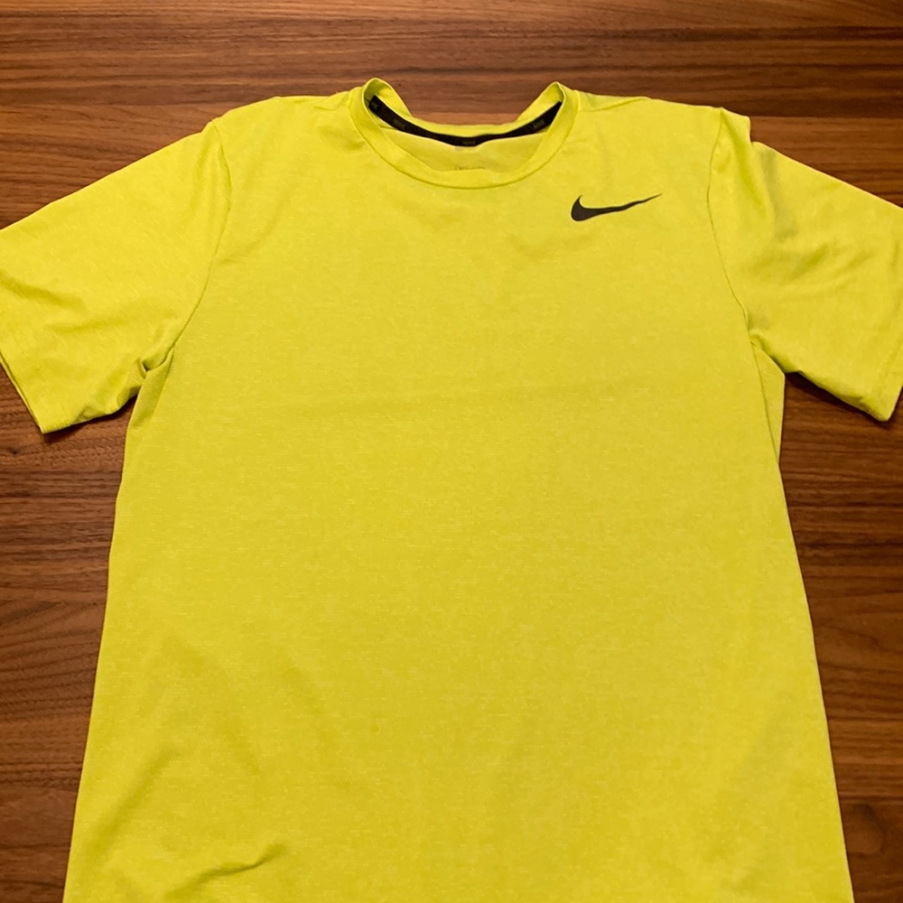 Nike Men’s small tennis ball yellow short sleeve dri fit shirt